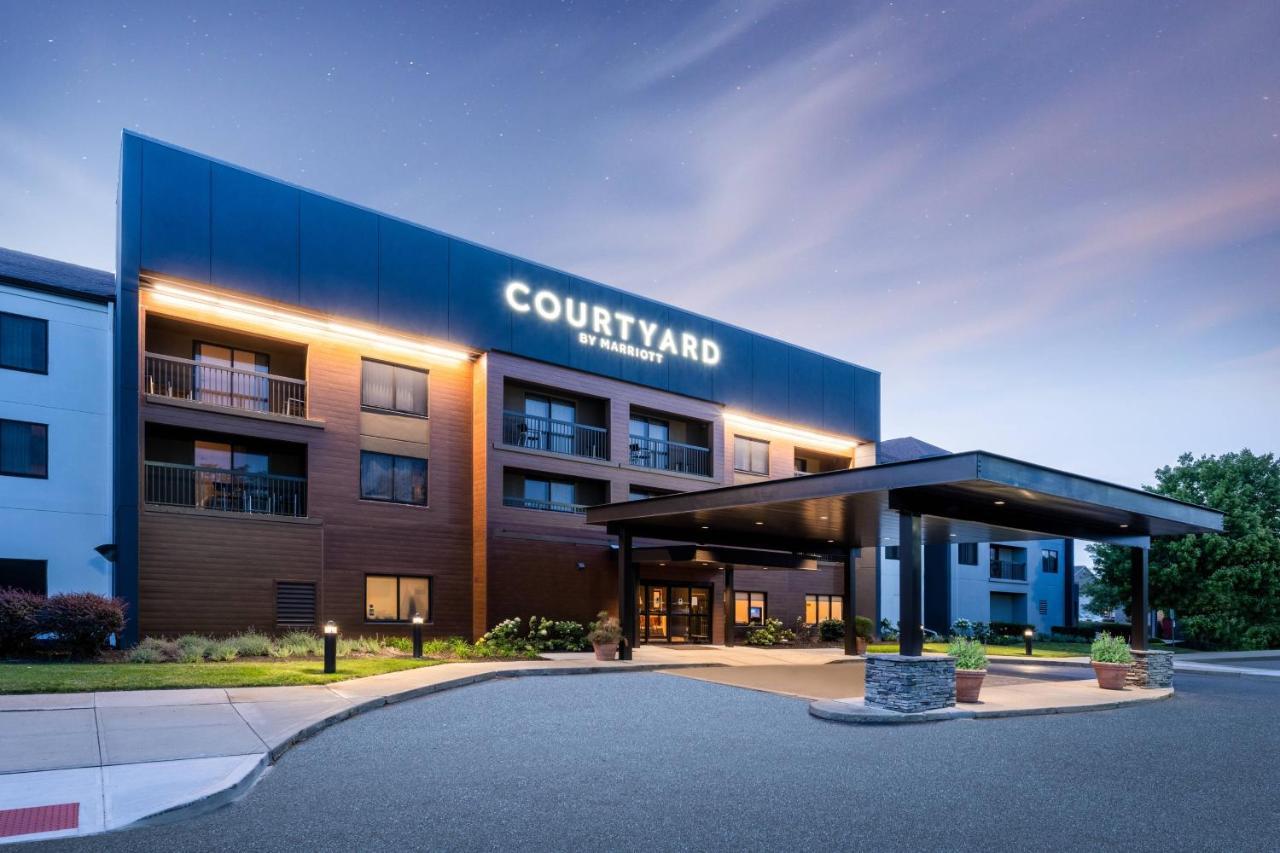 Courtyard Columbus Airport Hotel Eksteriør billede